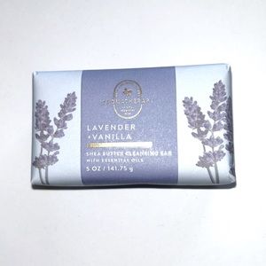 Bath & Body Works Lavender + Vanilla Shea Butter Cleansing Bar Soap 5oz..